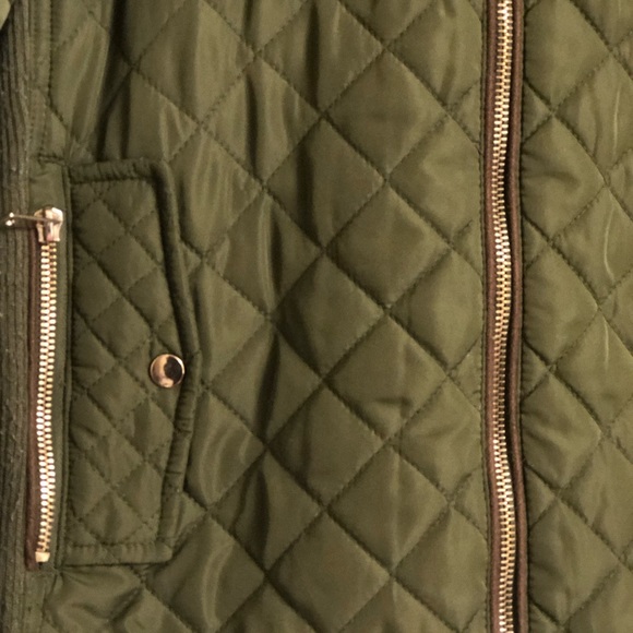 Army Green Quilted Jacket. - Picture 2 of 6